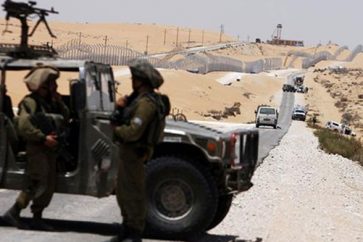 Soldados israelíes junto a la frontera con Egipto