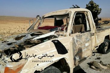 Vehículo del Daesh destruido por el fuego del Ejército sirio en la bolsa de Hama