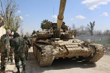 sirios-junto-tanque