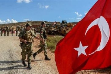 soldados-turcos-bandera