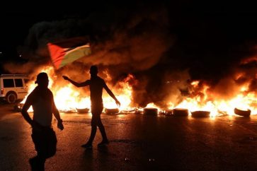palestinos-neumaticos-incendiados