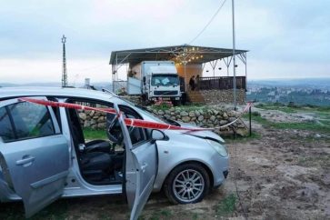 Vehículo del colono israelí dañado en Hawara