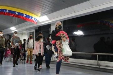venezolanos-regresan-de-peru-1
