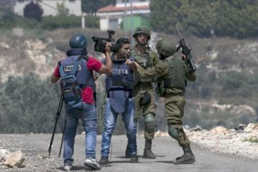 periodistas-palestinos-soldados-israelies