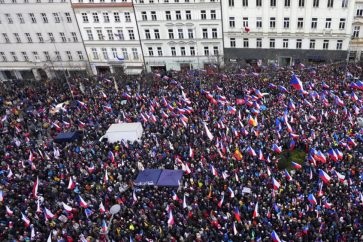 Manifestación en Praga contra la ayuda a Ucrania y la OTAN
