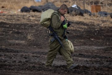soldado-israeli-cabizbajo
