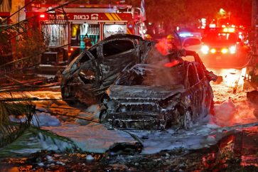 coche-destruido-asentamiento-israeli