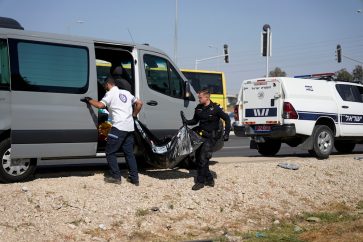 policias-israelies-recogen-cuerpo