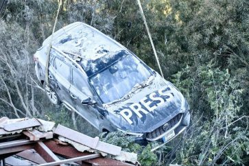 coche-destruido-ataque-israeli-periodistas