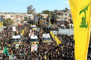 multitud-hezbola-bandera