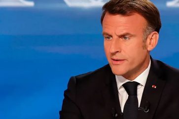 macron-4