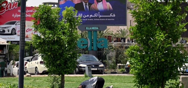  <a href="https://spanish.almanartv.com.lb/1210266">Asamblea Nacional Siria: No a la normalización a cambio del levantamiento de las sanciones de EEUU</a>