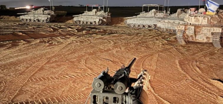  <a href="https://spanish.almanartv.com.lb/1208242">Medios israelíes: No hay avances en las negociaciones de Doha, el ejército se prepara para entrar en Gaza</a>