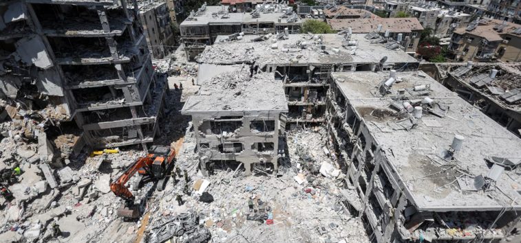  <a href="https://spanish.almanartv.com.lb/1238041">La ciudad de Bat Yam se parece a Gaza tras el ataque con misiles de Irán contra “Israel”, según medios hebreos</a>