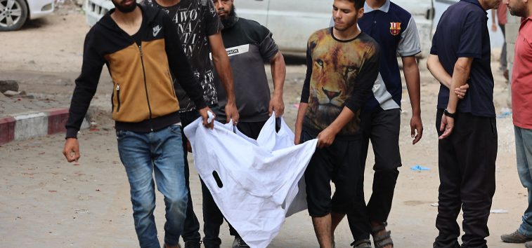  <a href="https://spanish.almanartv.com.lb/1235709">Gaza: 94 mártires en un día, incluidos 60 demandantes de ayuda</a>