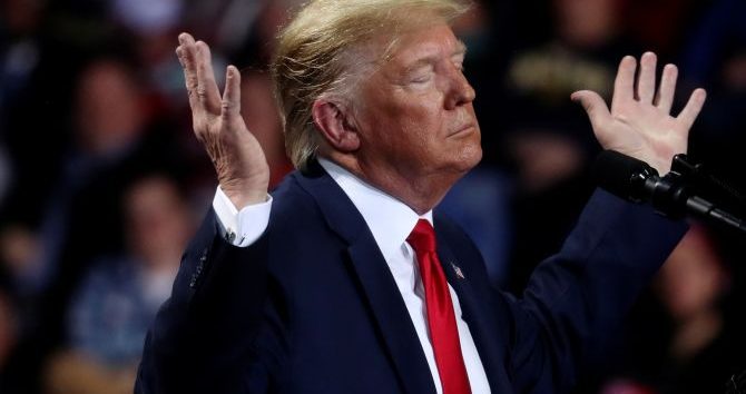  <a href="https://spanish.almanartv.com.lb/1238767">La guerra civil de MAGA estalla por el apoyo de Trump a “Israel”: The Daily Beast</a>