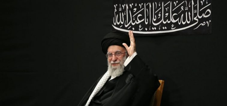  <a href="https://spanish.almanartv.com.lb/1240923">Vídeo | El Imam Jamenei asiste a la conmemoración de la Ashura en Teherán</a>